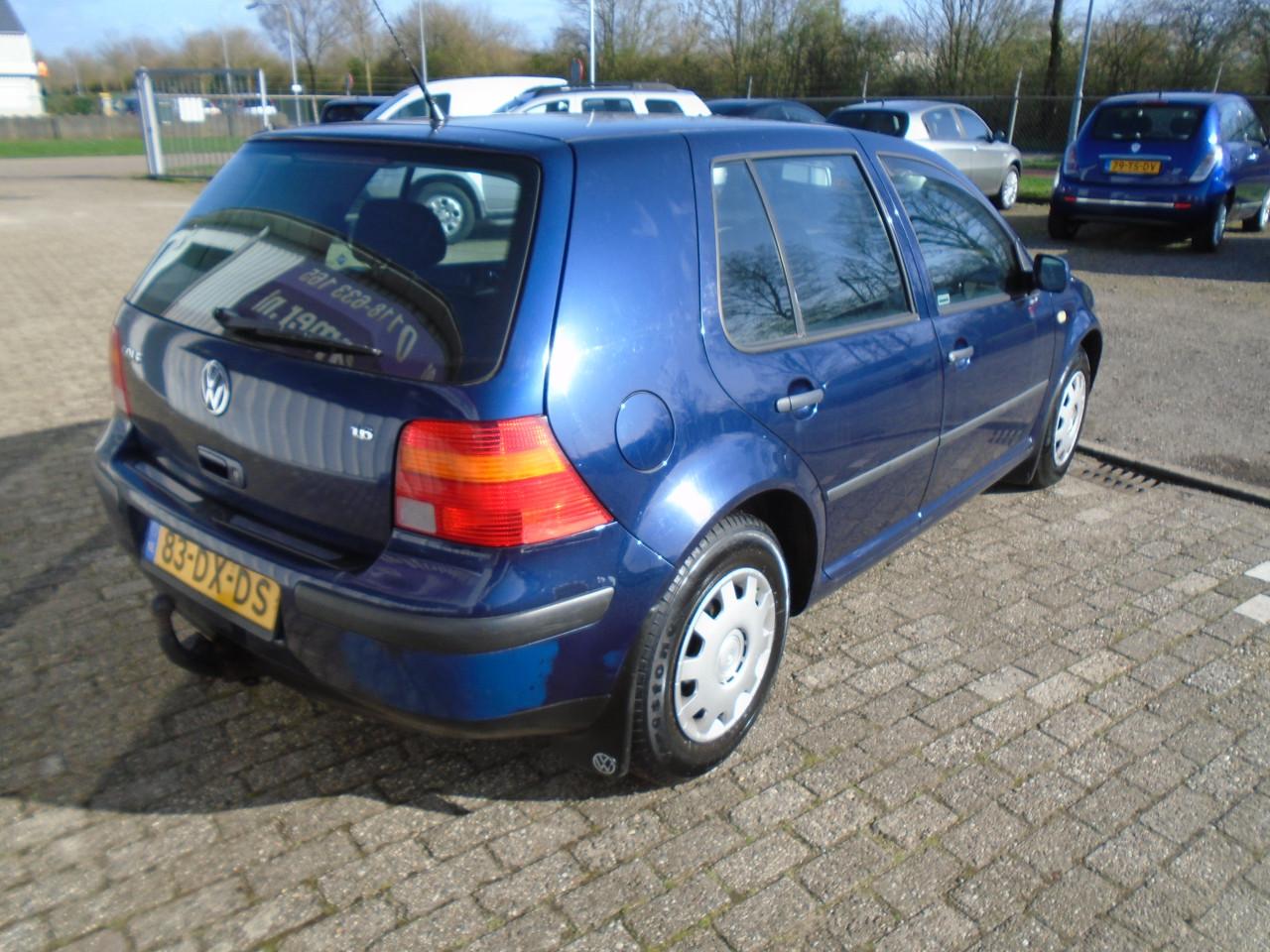 VW Golf 1.6