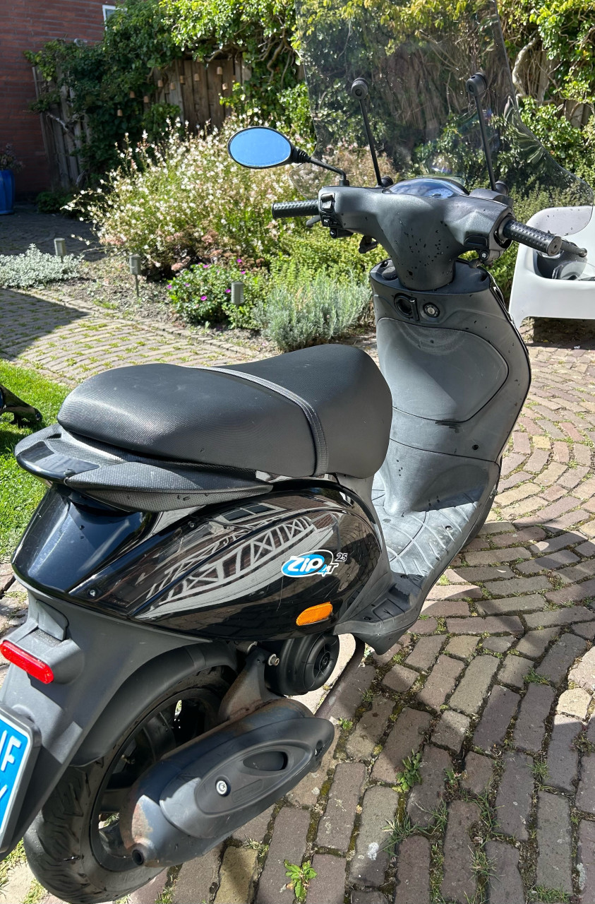 Piaggio Zip 4t