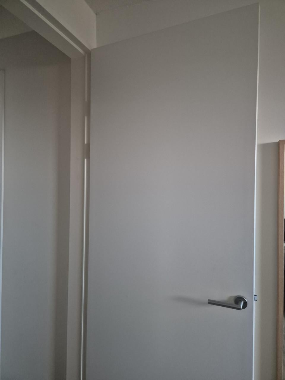 Opdekdeur linksdraaiend