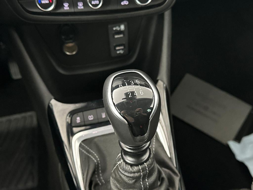 Opel Crossland X 1.2 turbo ultimate | alcantara agr | apple carplay&android