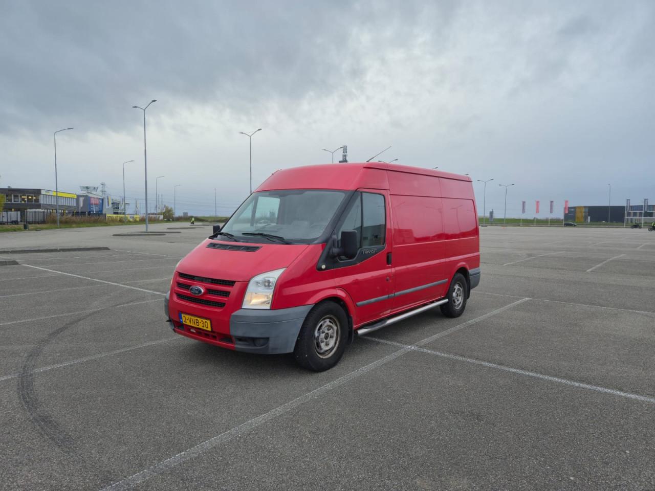 Nette Ford Transit, Werk-bus/Camper, WEINIG KILOMETERS!