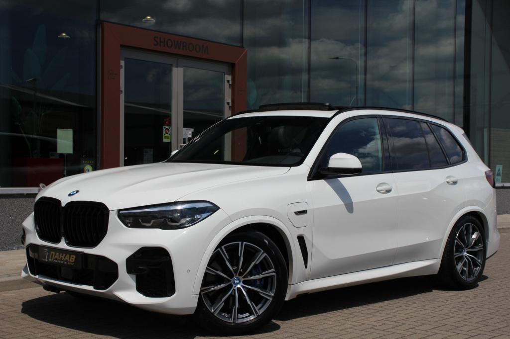 BMW X5 xdrive45e high executive | m pakket | pano | luchtvering | trekhaak 