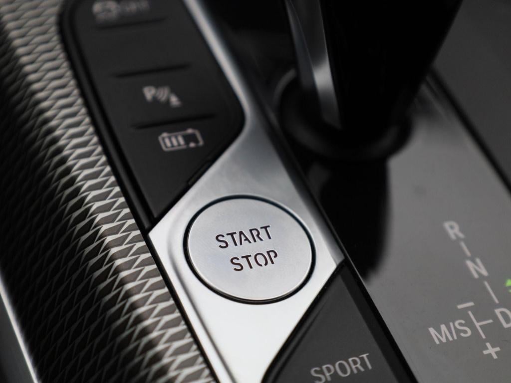 BMW 3-serie touring 330e high executive | m-sport | automaat | lmv | naviga