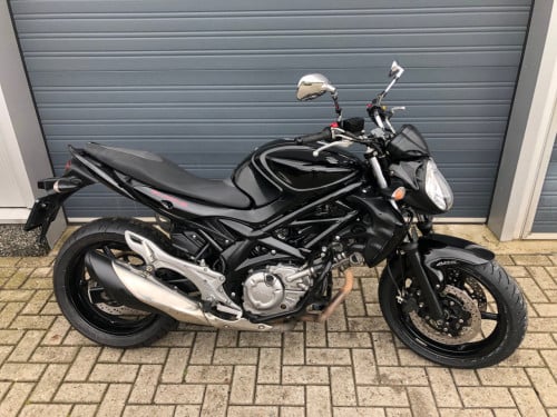 Suzuki Gladius 650 met ABS uit 2013, net onderhoud gehad, nwe banden €3250-