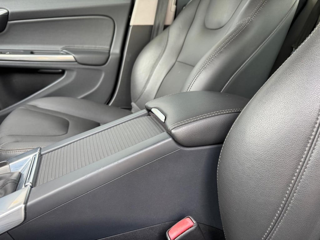 Volvo V60 2.4 d6 tw.en. r-des. automaat