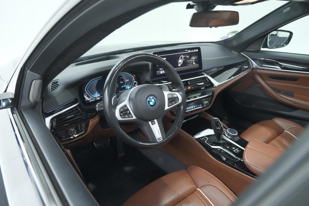 BMW 5 Serie 545e xdrive business edition plus | m sportpakket | driving ass