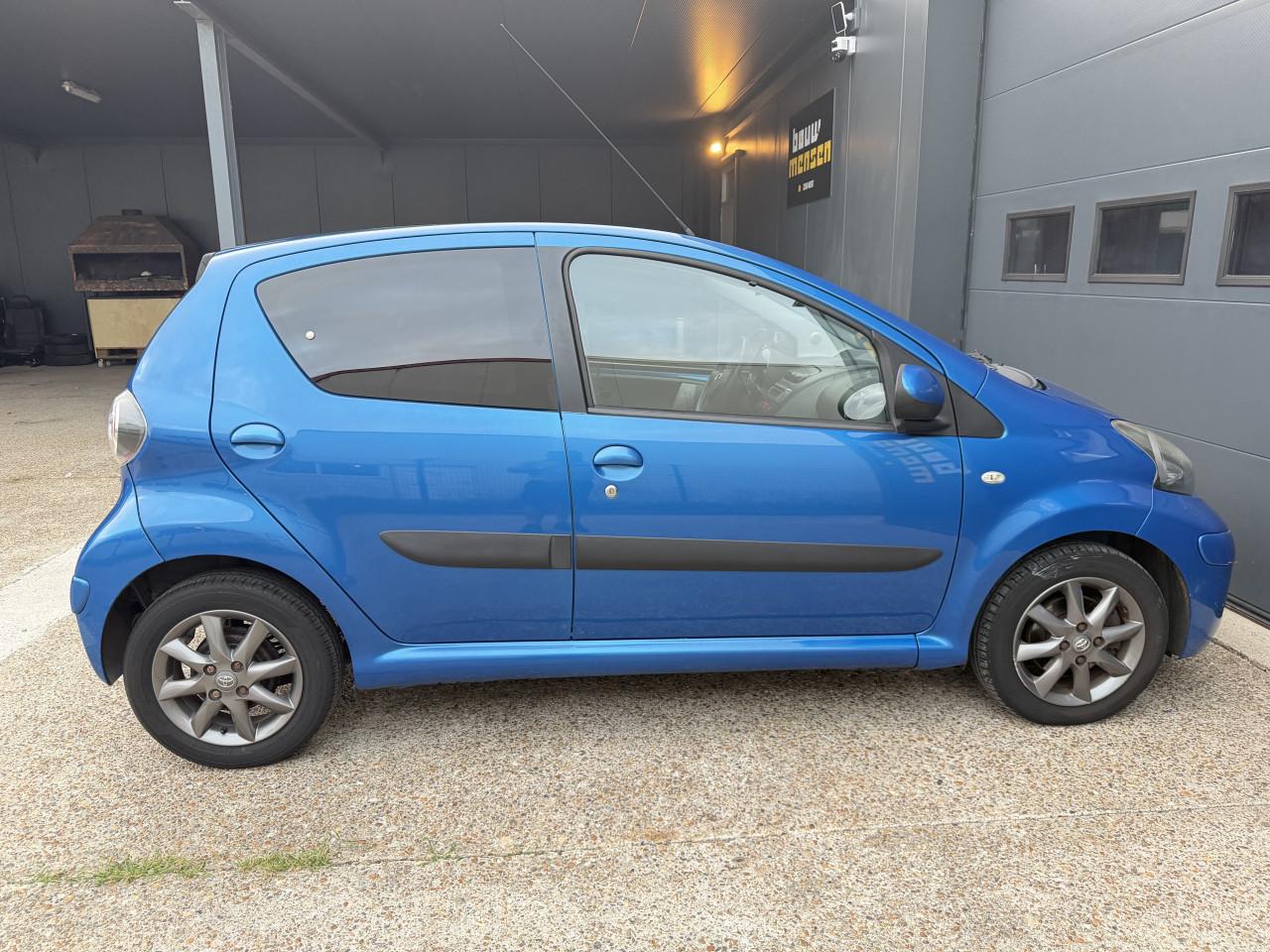 Toyota Aygo 1.0 12V Vvt-i 5DRS 2011 Blauw  Airco Apk Nap Navi