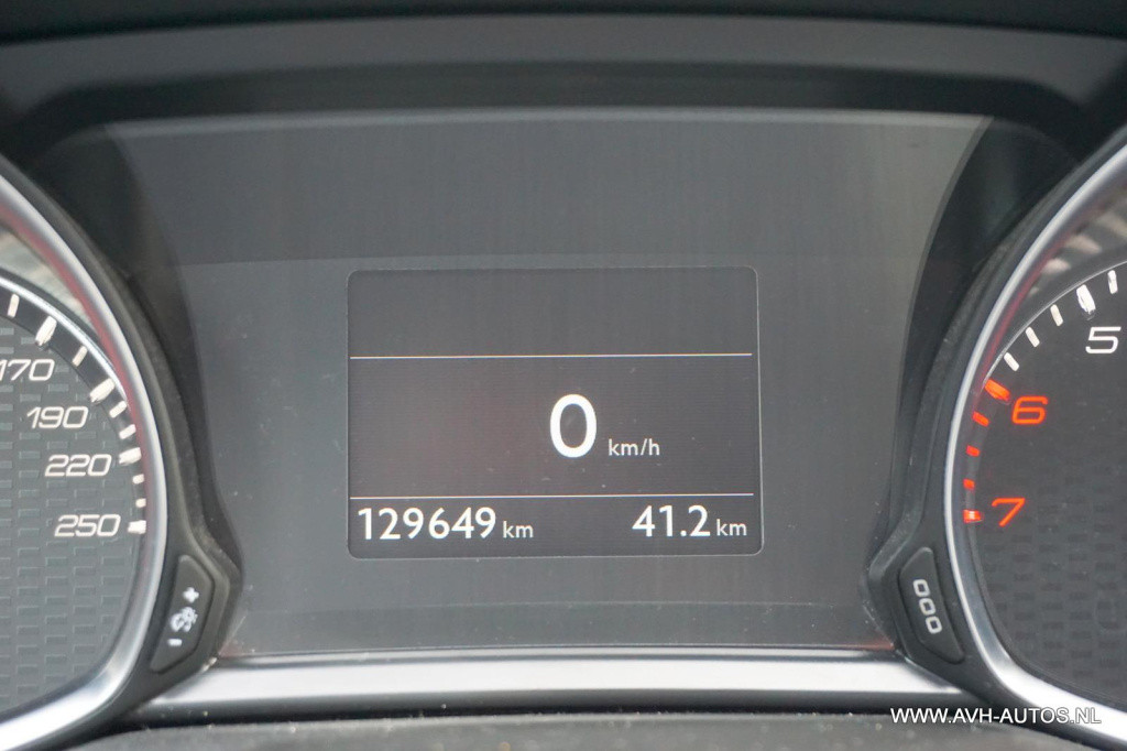 Peugeot 308 1.6 e-thp gt 205 pk