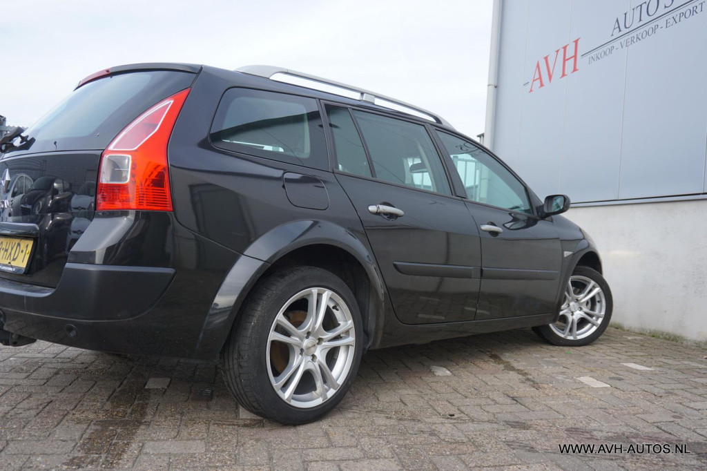 Renault Megane 2.0-16v tech line