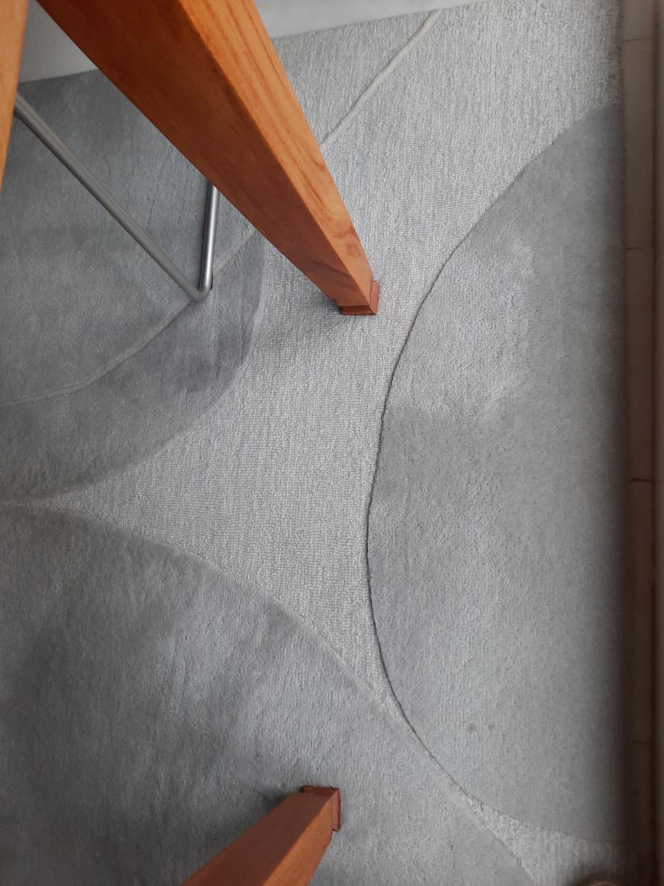 100% WOLLEN VLOERKLEED 3 meter bij 2 meter kleur grijs