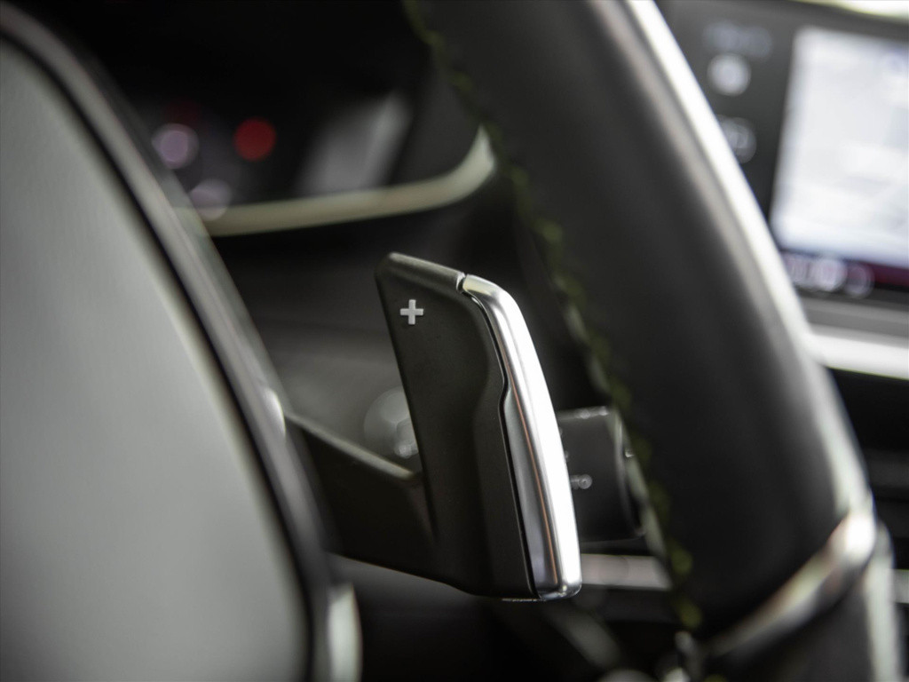 Peugeot 2008 1.2 puretech 130pk gt-line automaat | panoramadak | camera | n