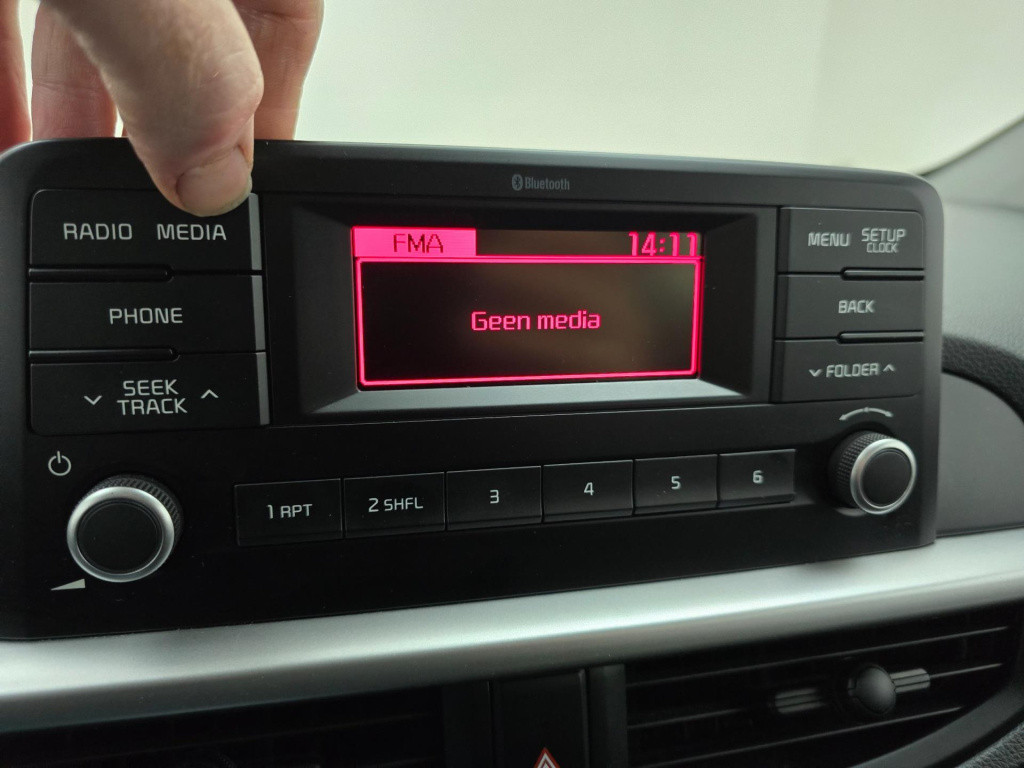 Kia Picanto occasion dealer auto met sportvelgen en bluetooth audio | tweed