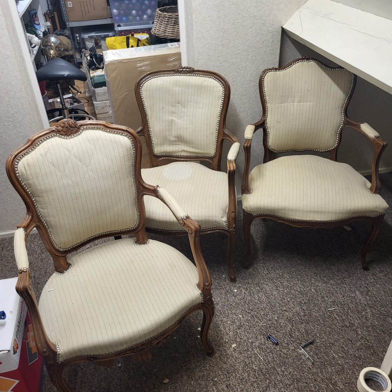 3 antieke Lodewijk stoeltjes