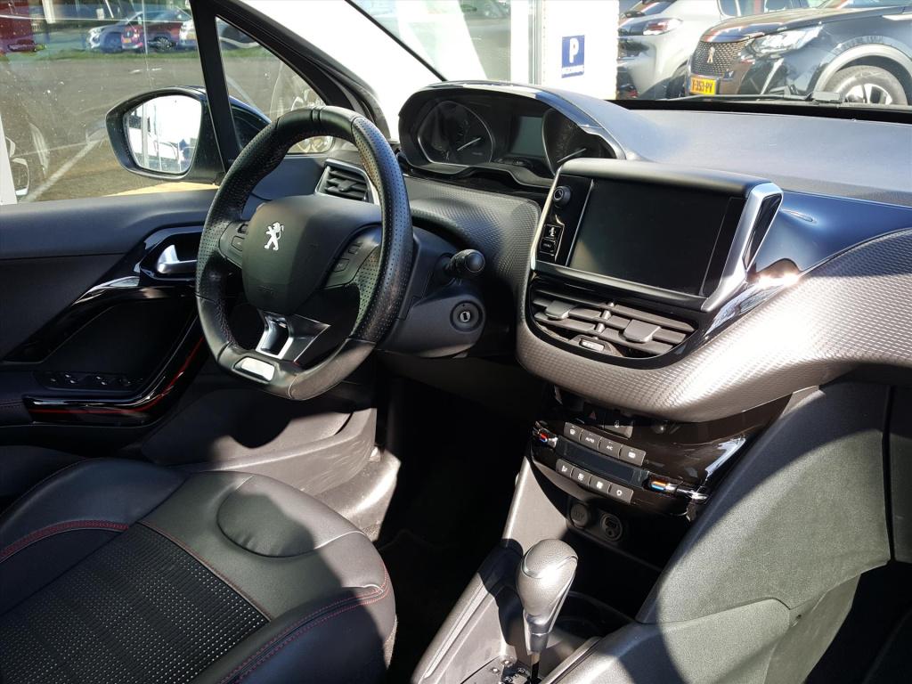 Peugeot 208 gtline 1.2-110pk automaat (eat6) trekhaak | apple carplay & and