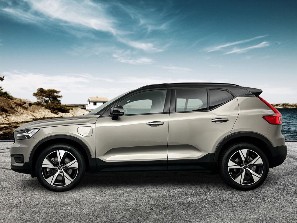 Volvo XC40 t4 211pk recharge r-design| adap.cruise| pano| camera| stoel