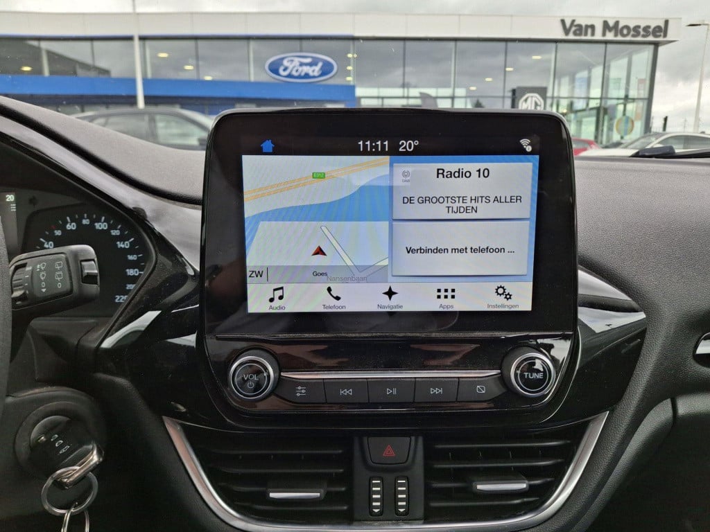 Ford Fiesta 1.1 trend airco - trekhaak - navigatie