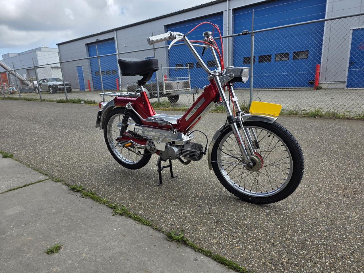 Prachtige Puch Maxi s te koop ... kompleet  gerestaureerd.