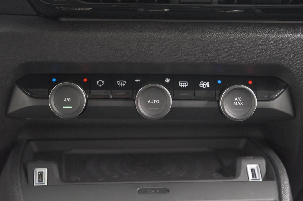 Citroen C4 1.2 hybrid 145pk max | camera | adaptieve cruise control | navig