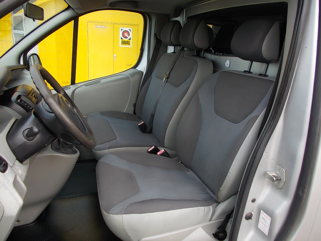 Opel Vivaro 2.0 cdti l2h1 airco, trekhaak 163000 km!!