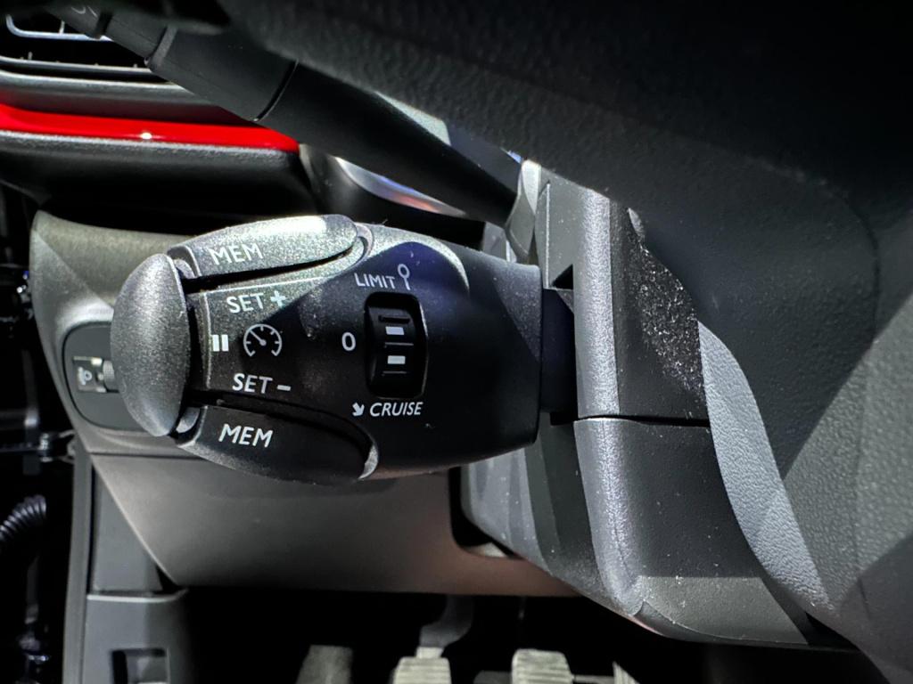 Citroen C3 1.2 puretech s&s shine *navi*carplay*keyless*camera