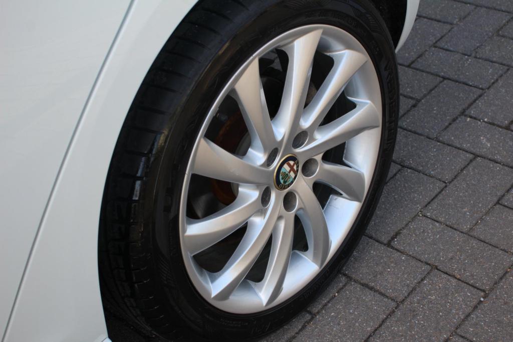 Alfa Romeo Giulietta 1.4 turbo super- sportiva - leer/alcantara - stoelverw