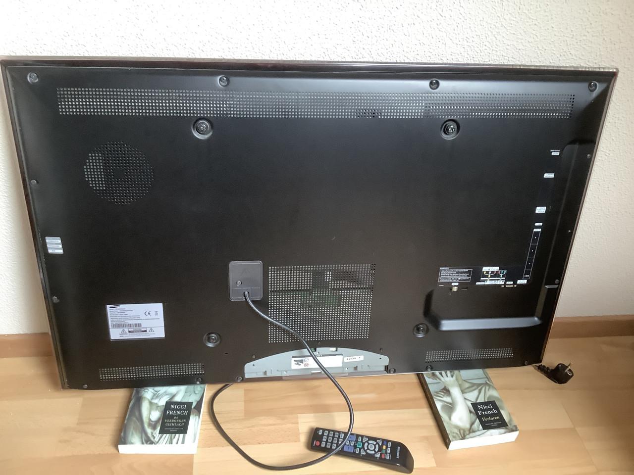 LCD tv van Samsung 40” type UE40B6000 geen smart tv. Met afstandsbediening