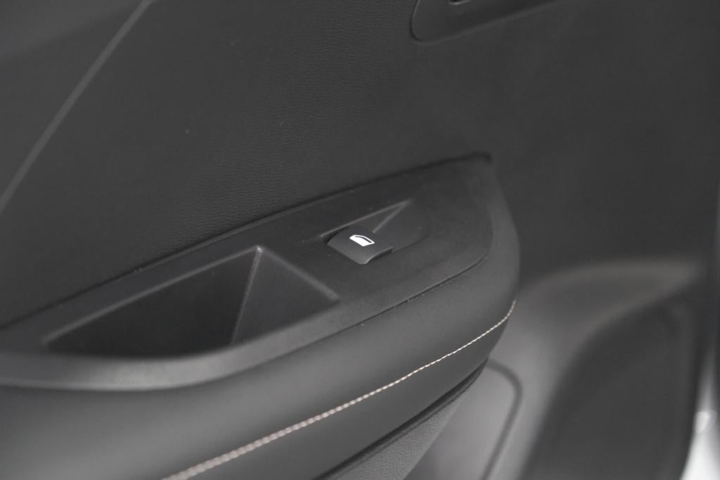 Peugeot 2008 puretech 100 allure | camera | navigatie | parkeersensoren | a