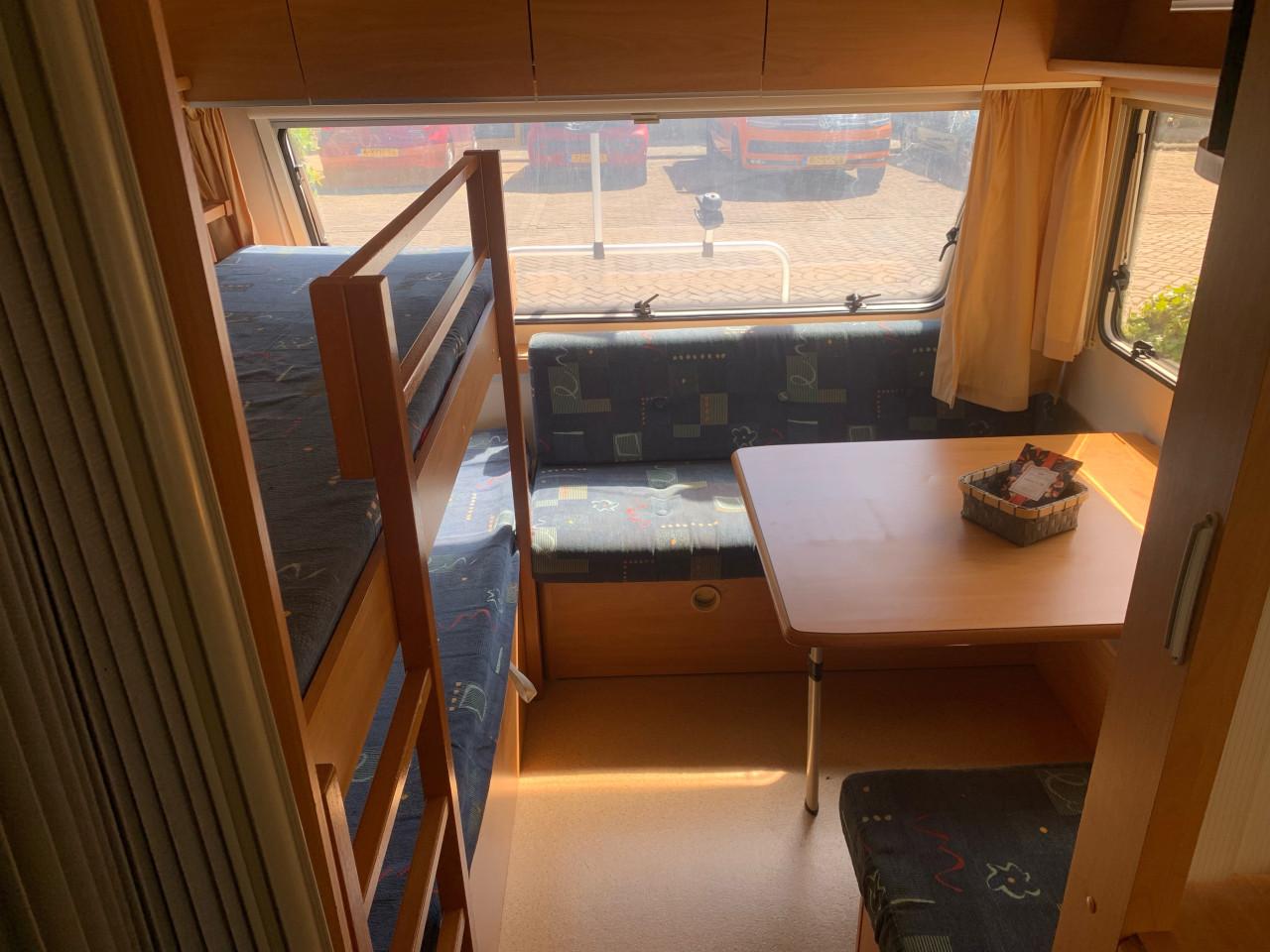 Home car 52 “stapelbed” met unico set