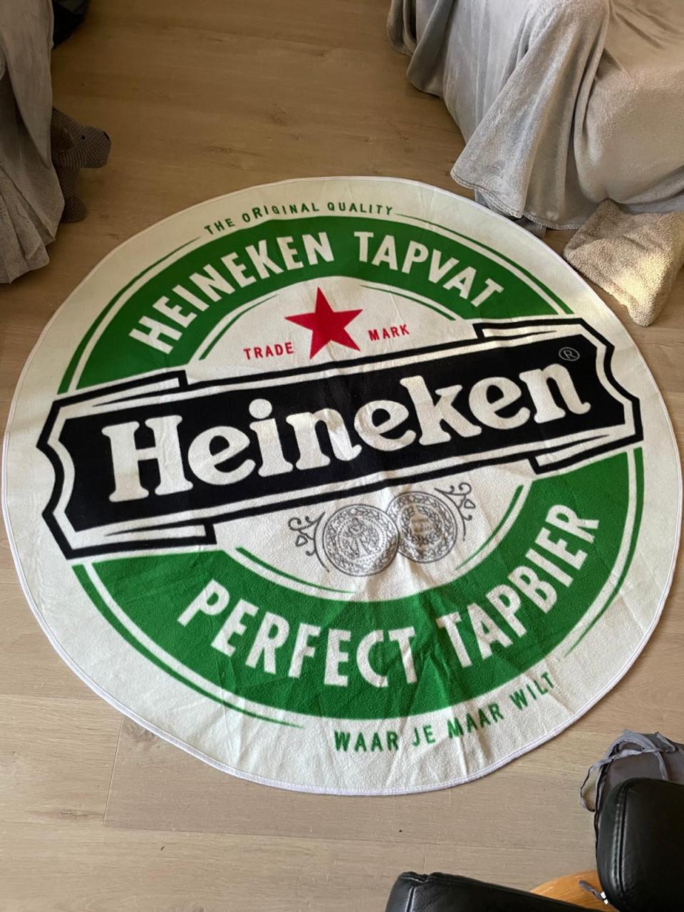 Te Koop Heineken vloerkleed rond 150 cm  voor de verzamelaars !