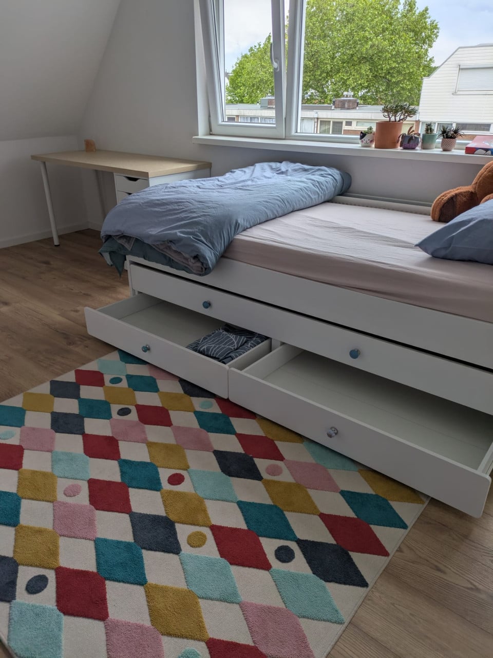 2 x Ikea bed met 2 lades