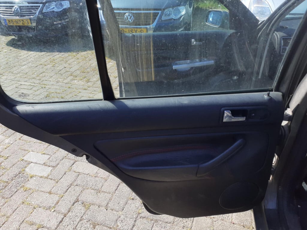 Volkswagen Golf 2.3 v5 highline