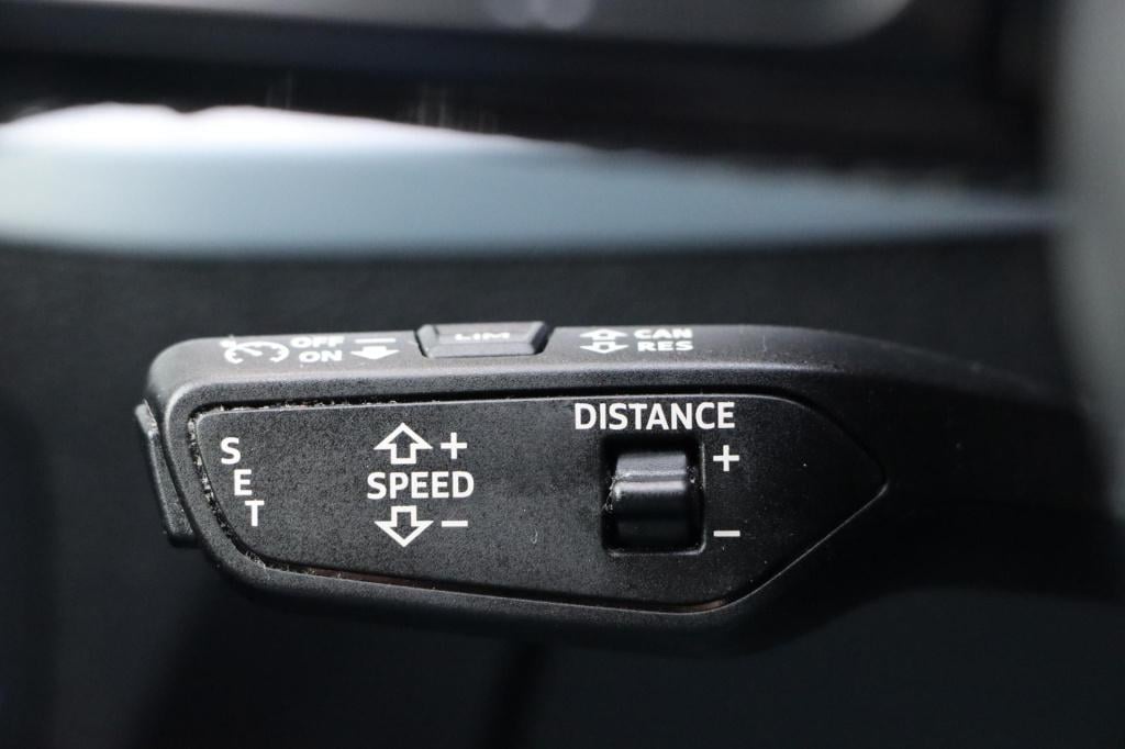 Audi Q2 30 tfsi s edition 110pk | navi | stoelverwarming