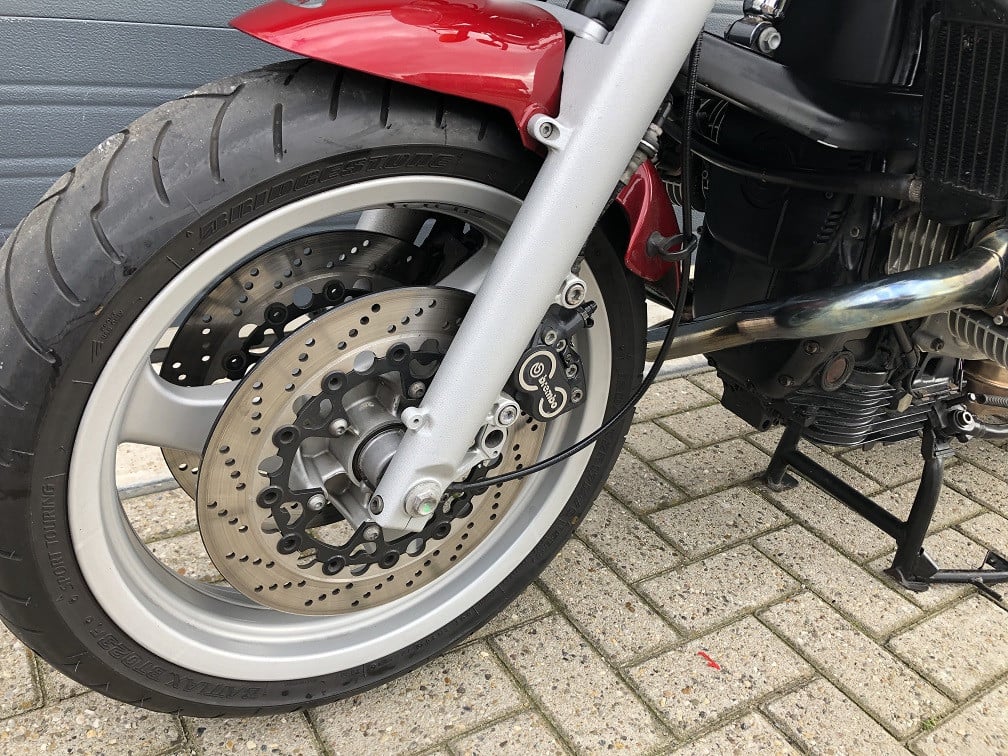 BMW R1100R, nieuwstaat met 60dkm, koffers, onderhoud net uitgevoerd €2350,-