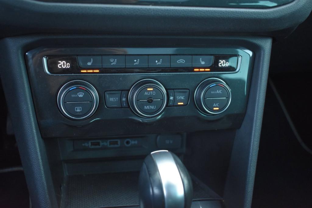 Volkswagen Tiguan 1.5 tsi act highline r-line | trekhaak | panoramadak | dy