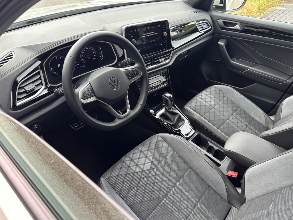 Volkswagen T-roc 1.5 tsi 150pk dsg r-line | camera | keyless | elek. achter