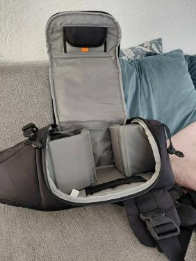 Lowepro Slingshot fototas