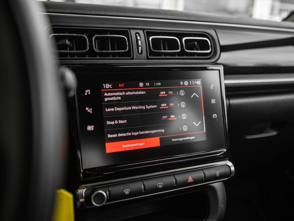 Citroen C3 1.2 puretech 83pk shine | stoelverwarming | carplay | park. sens