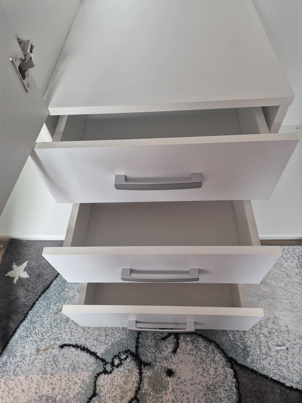 Kledingkast met drie deuren Ysk 151×200 cm