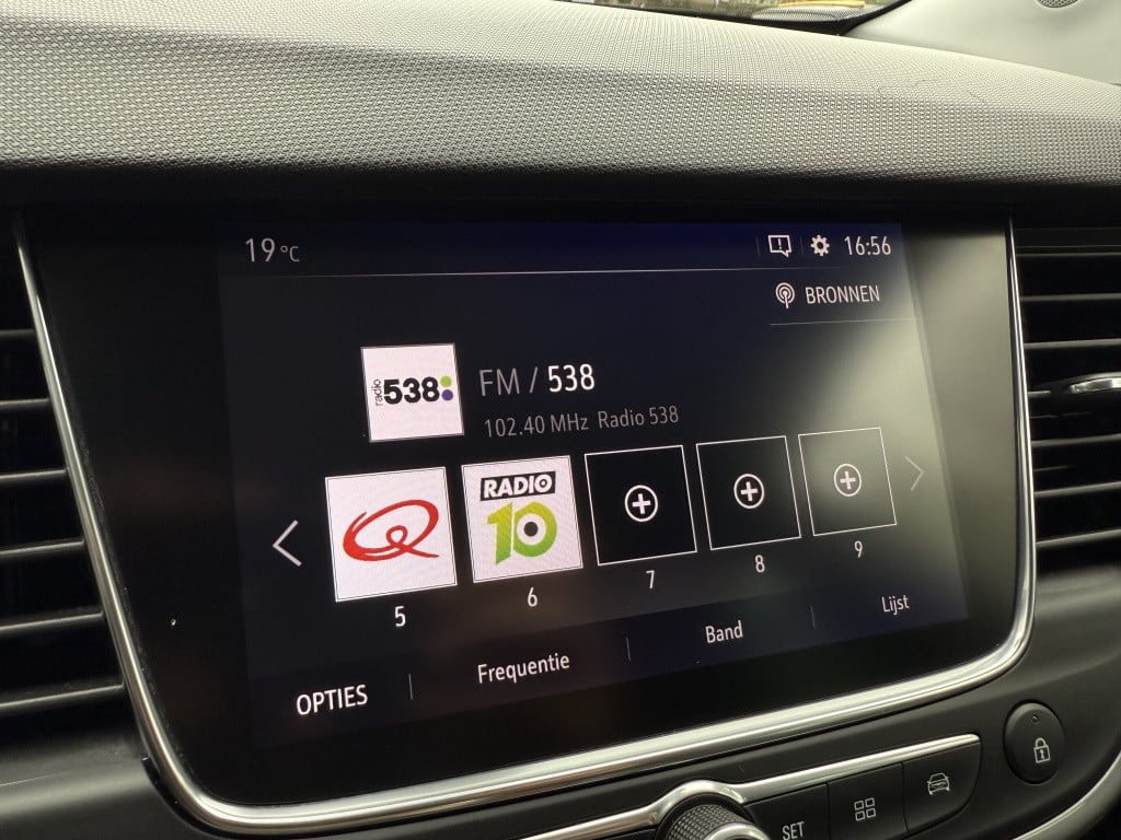 Opel Crossland X 1.2 t. innovation // 22.000km origineel nl //