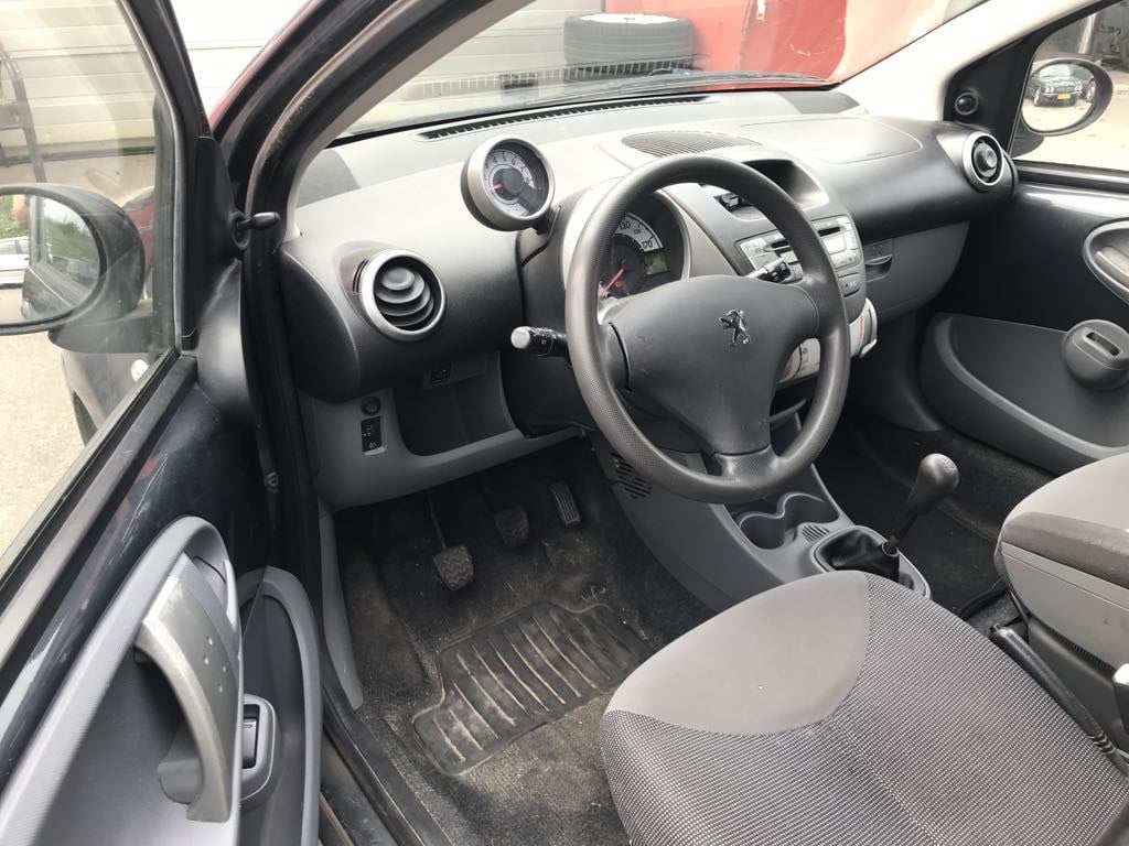 Peugeot 107 1.0-12v xs