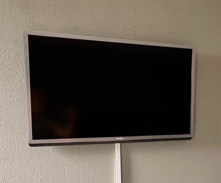 Philips 40” TV met wandhouder