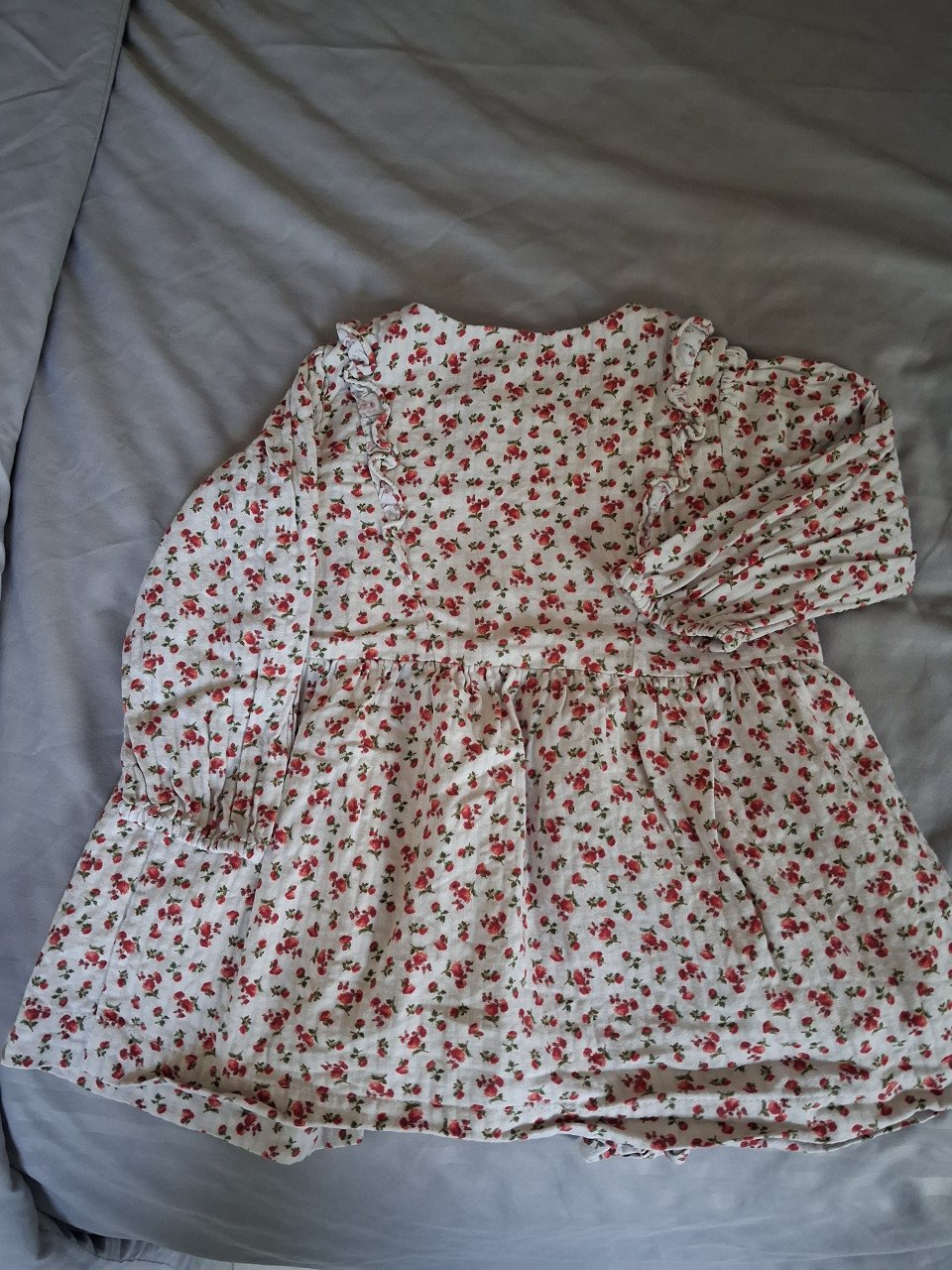 Jurkjes Zara maat 92, gebloemd.