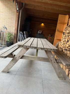 Houten picknicktafel