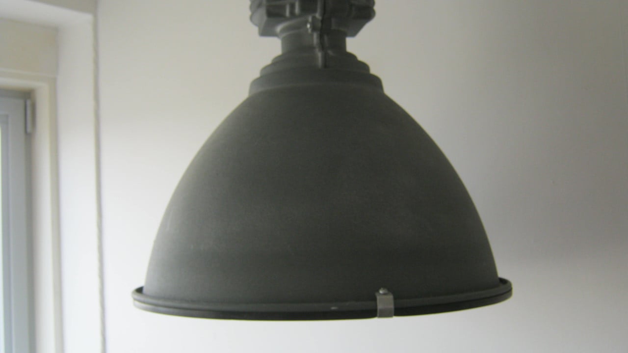 TE KOOP 2X SUPER GROOTE INDUSTRUELE LAMPEN VOOR 50 EURO