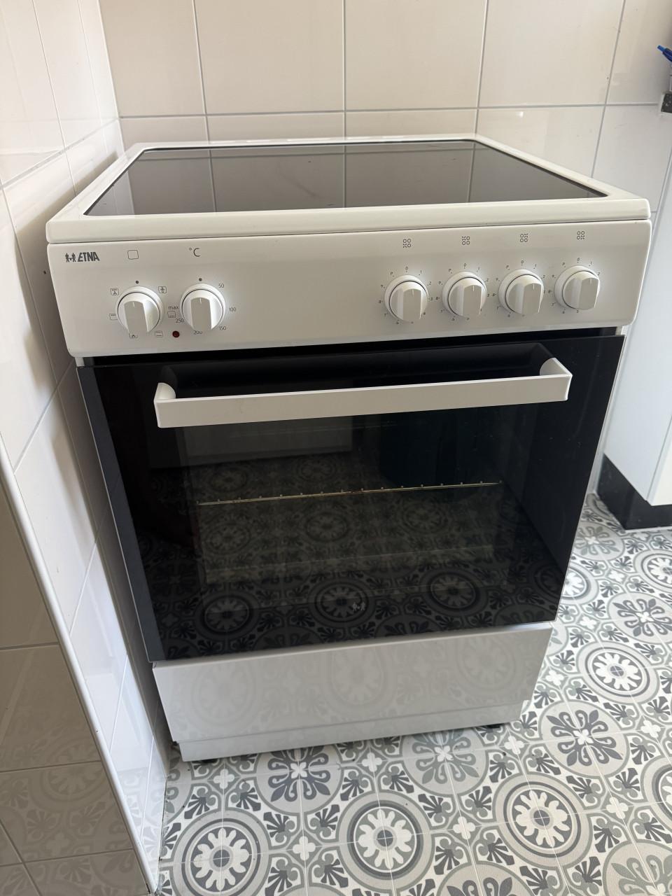 ETNA Inductie Fornuis + Oven (FIV560 Wit) – 2-Fase – topstaat!