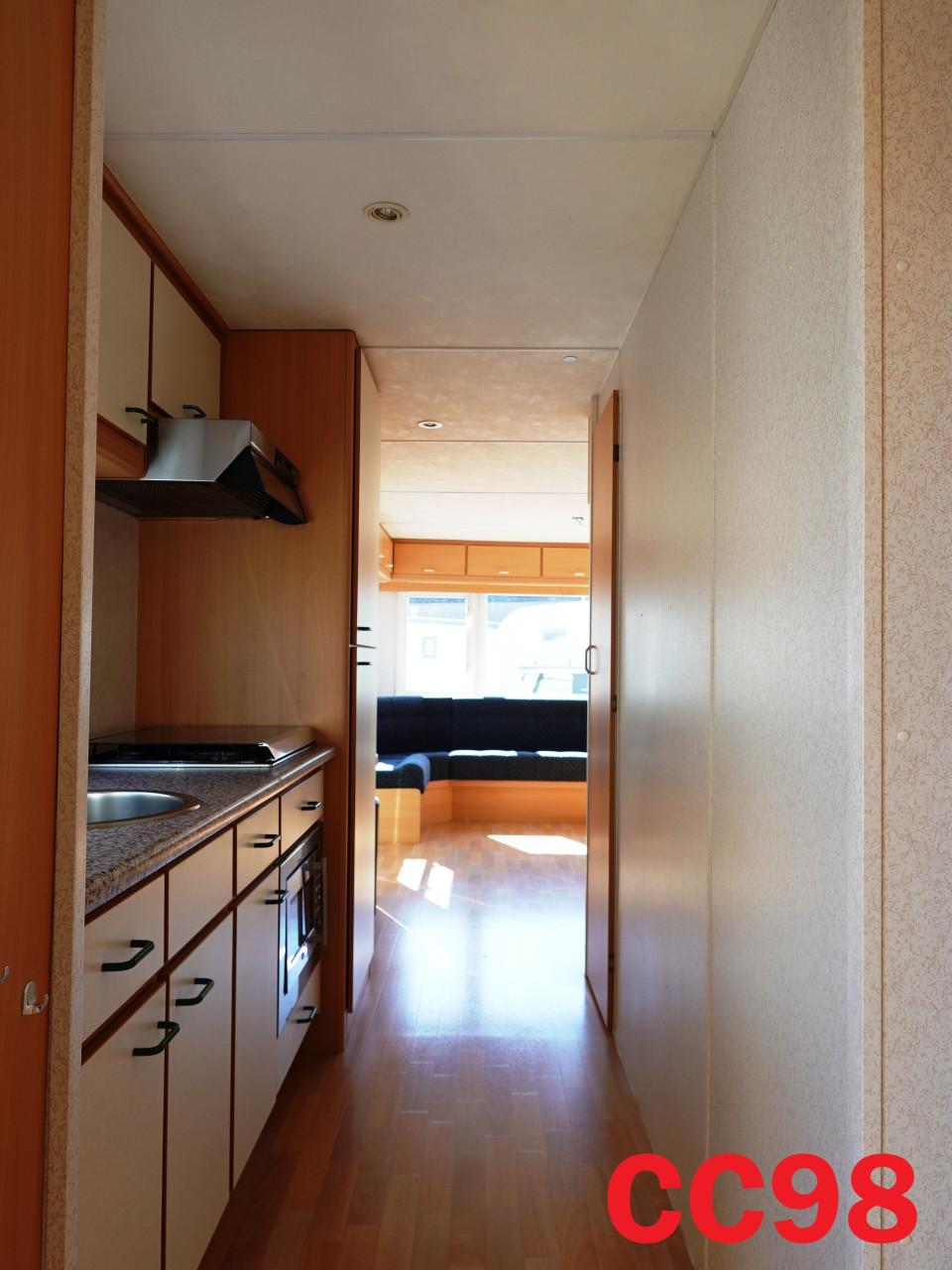 Keurig chalet met 2 slaapkamers, extra stahoogte en dubbel glas te koop