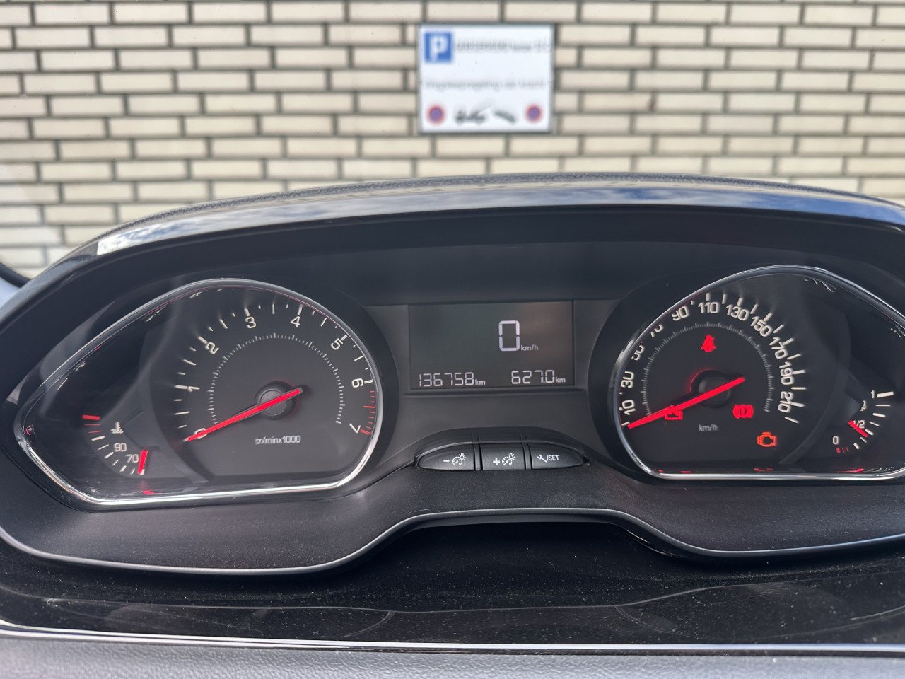 Peugeot 208 1.2 VTi Envy CarPlay/climate/phulp/trekhaak