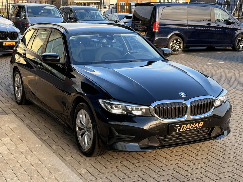 BMW 3-serie touring 330e | stoelverwarming | apple carplay | achteruitrijca
