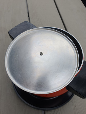 Prachtige oranje vintage fondue of tafelpan van het merk Tefal....