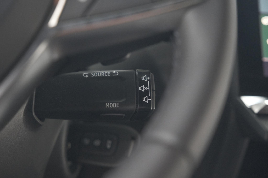 Renault Captur mild hybrid 160 evolution | camera | apple carplay | stoelve
